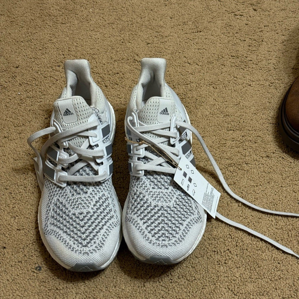 New Adidas Women’s Ultra Boost Gray Sneakers Size 8